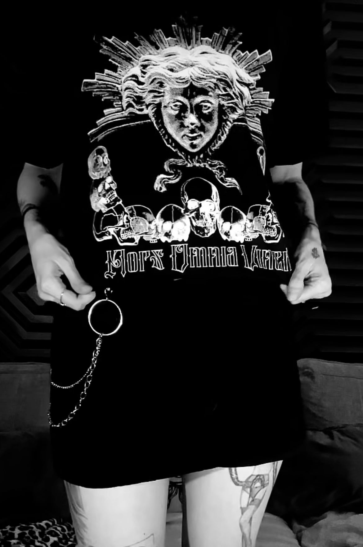 Mors Omnia Unisex T-Shirt