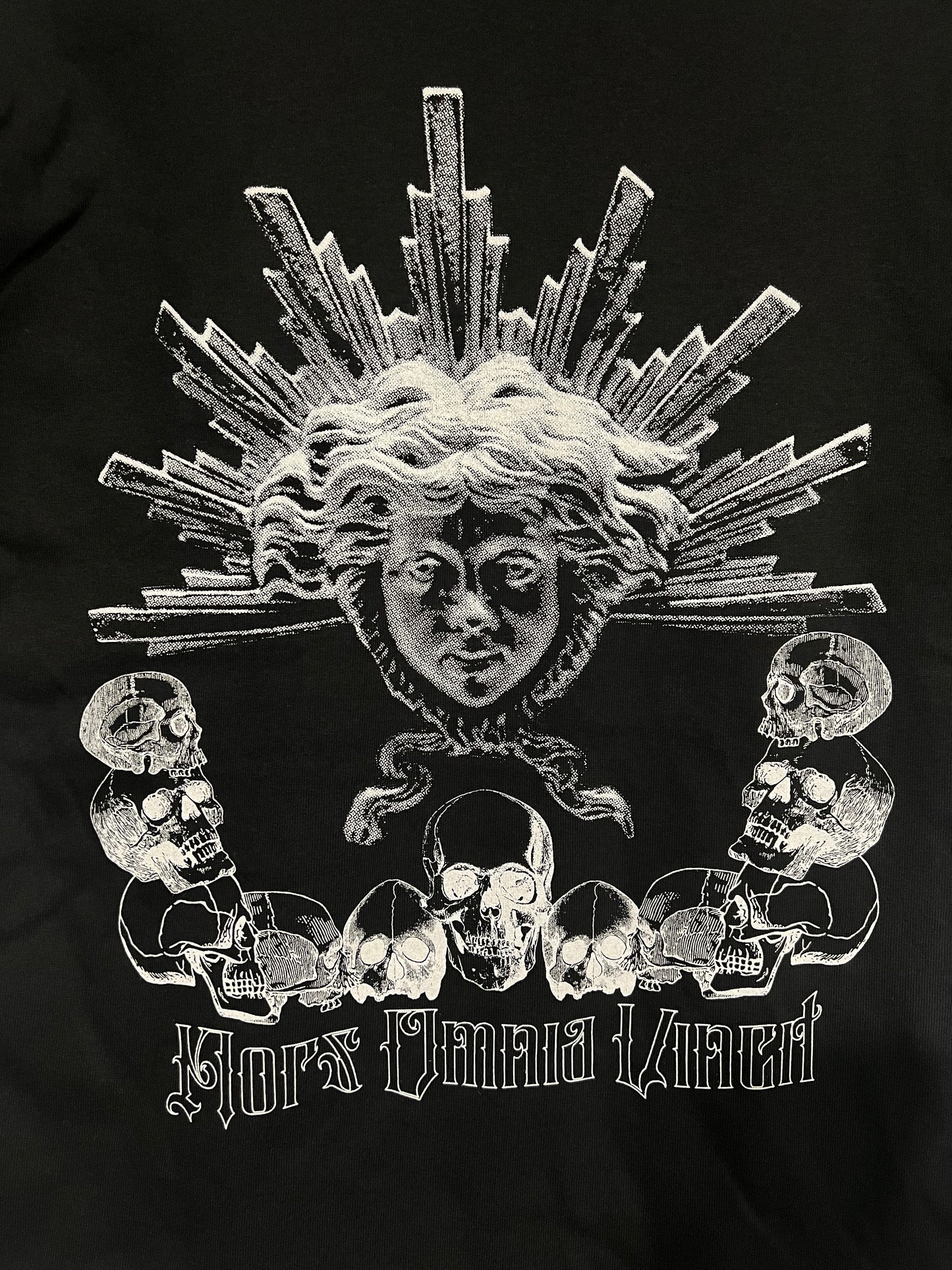 Mors Omnia Unisex T-Shirt